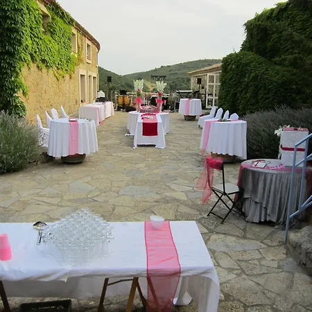 Chateau De Jonquieres 호텔